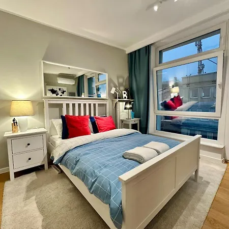 Before Making Request, Read My Profile Host At The Bottom Of Page # Smyk Wifi 1Gbs 70'Tv Max Disney Appletv Netflix Warsaw