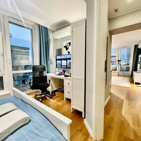 Before Making Request, Read My Profile Host At The Bottom Of Page # Smyk Wifi 1Gbs 70'Tv Max Disney Appletv Netflix Apartment Warsaw