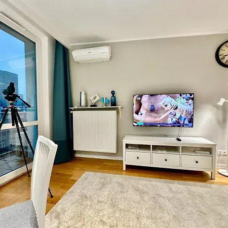 Before Making Request, Read My Profile Host At The Bottom Of Page # Smyk Wifi 1Gbs 70'Tv Max Disney Appletv Netflix Apartment Warsaw