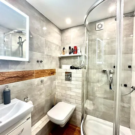 Apartment Before Making Request, Read My Profile Host At The Bottom Of Page # Smyk Wifi 1Gbs 70'Tv Max Disney Appletv Netflix